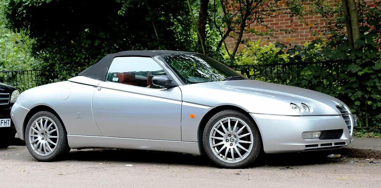 Alfa Romeo Spider 916