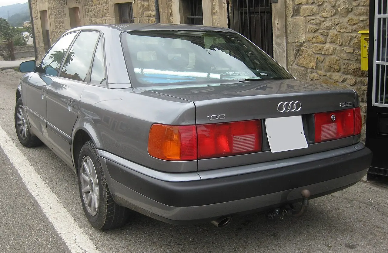 Audi 100