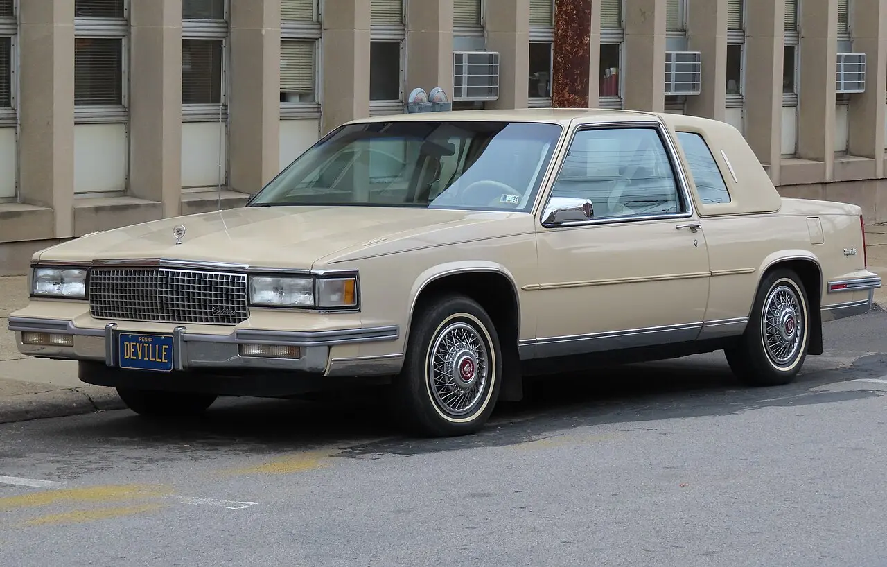 Cadillac DeVille sixth generation