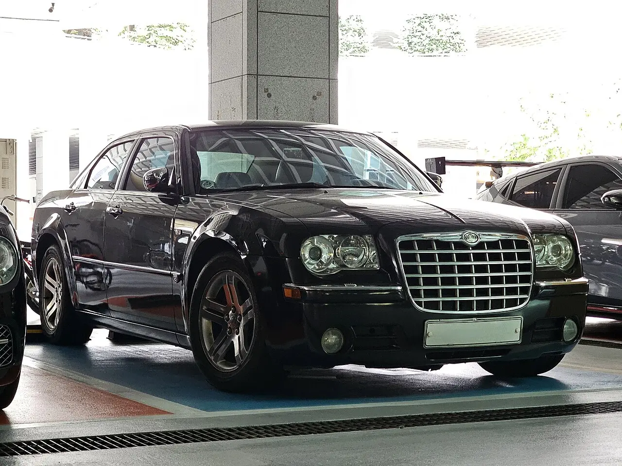 Chrysler 300 first generation