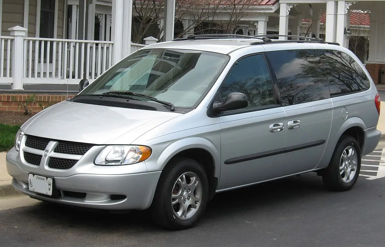 Chrysler Town & Country fourth generation