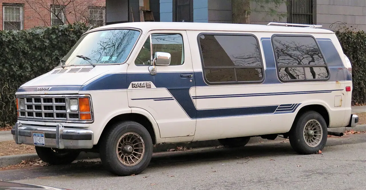 Dodge Ram Van second generation