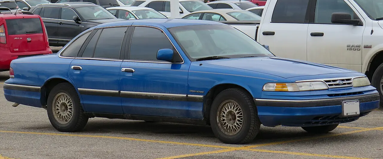 Ford Crown Victoria third generation