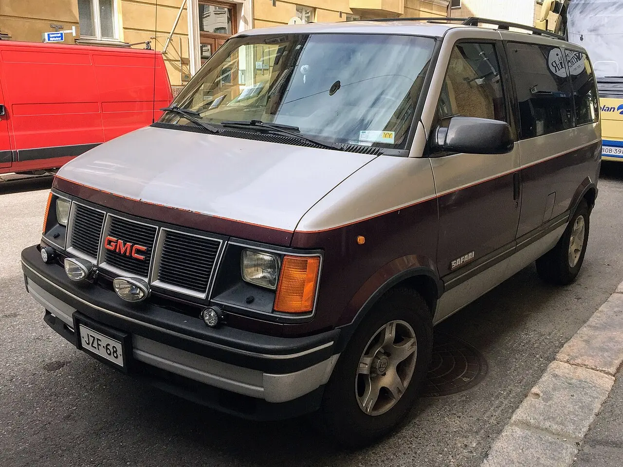 GMC Safari first generation
