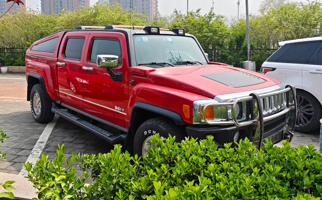 Hummer H3T