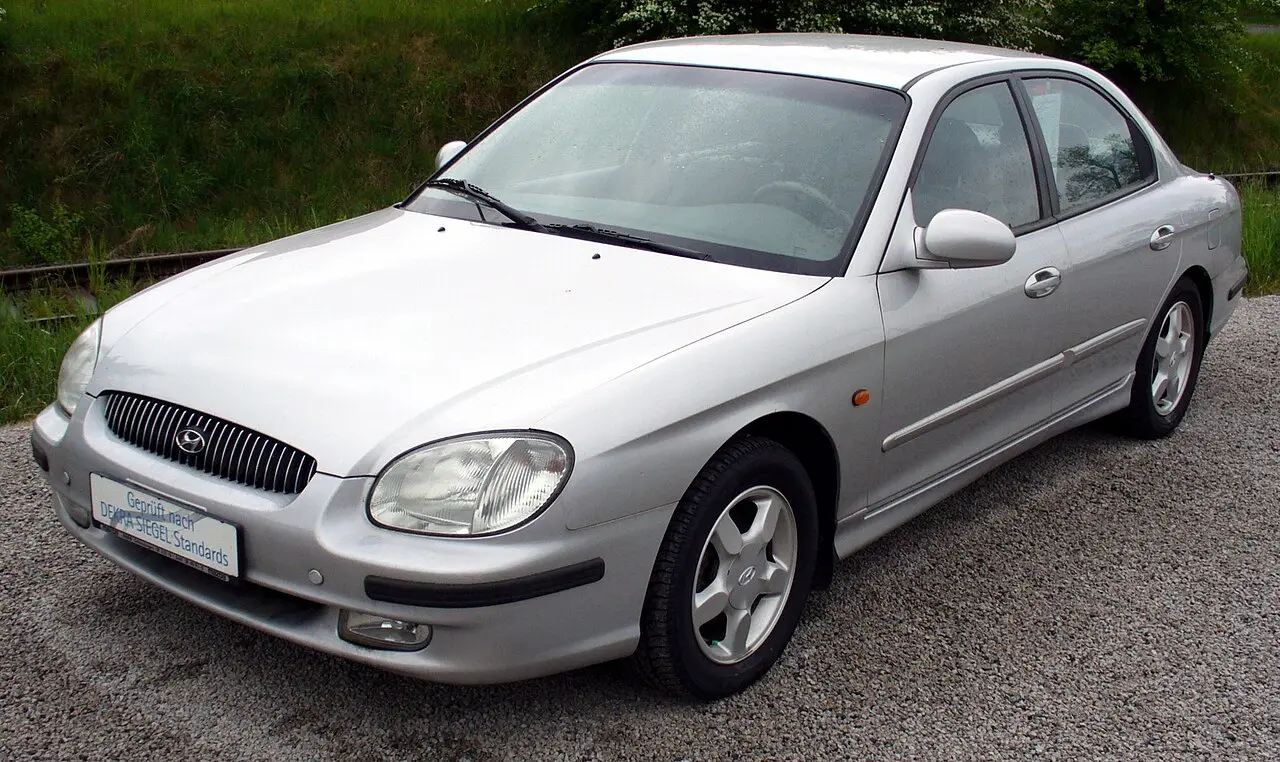Hyundai Sonata EF