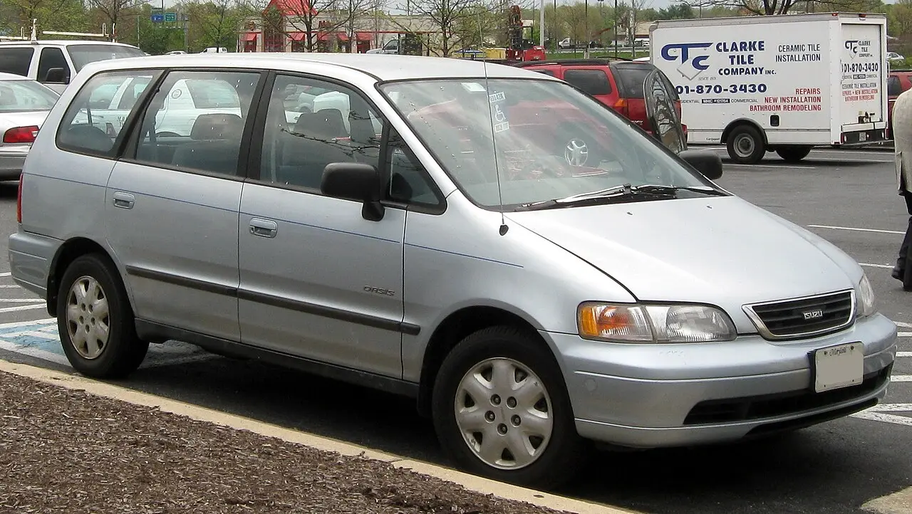 Isuzu Oasis
