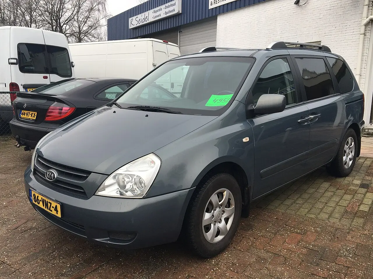 Kia Carnival second generation