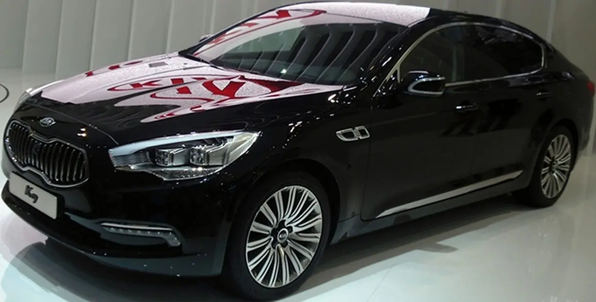 Kia K900 first generation