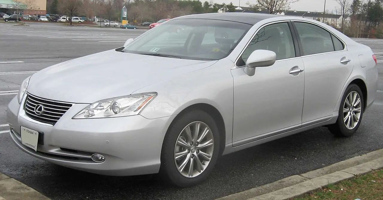 Lexus ES V