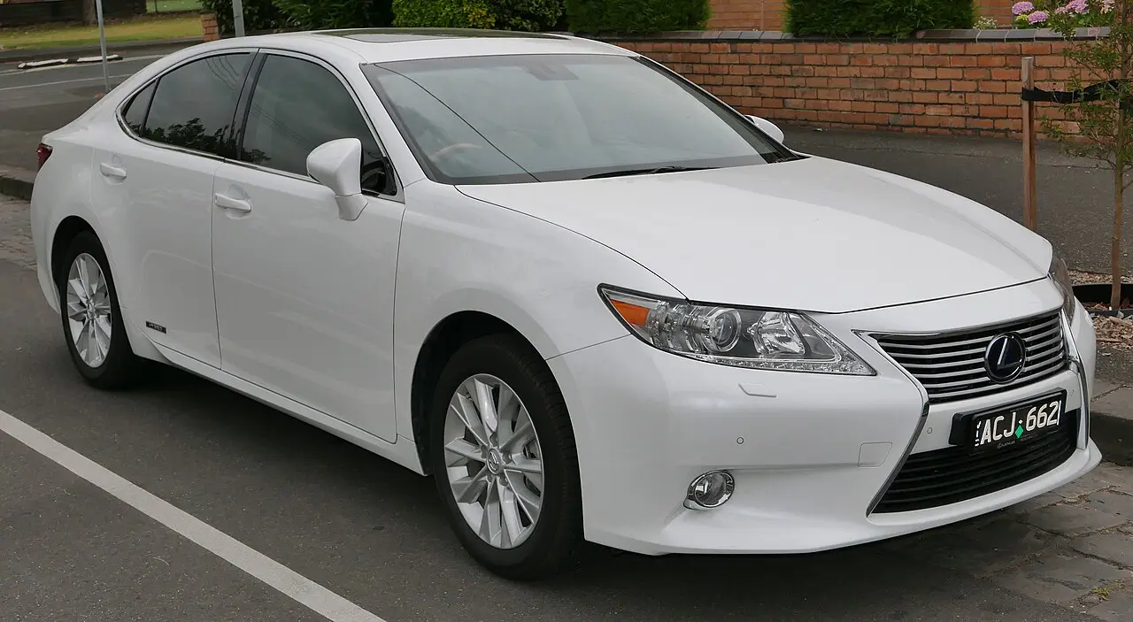 Lexus ES VI