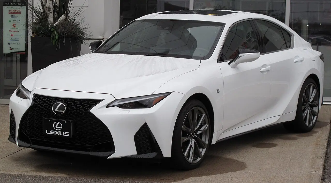 Lexus IS