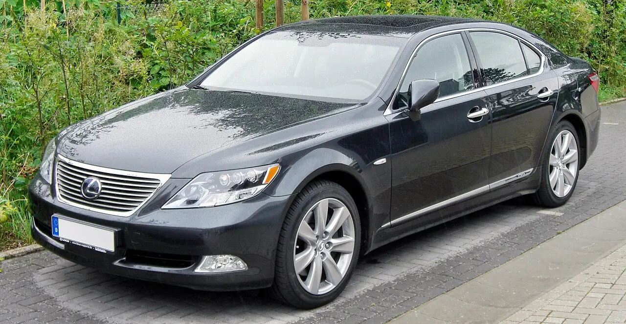 Lexus LS fourth generation