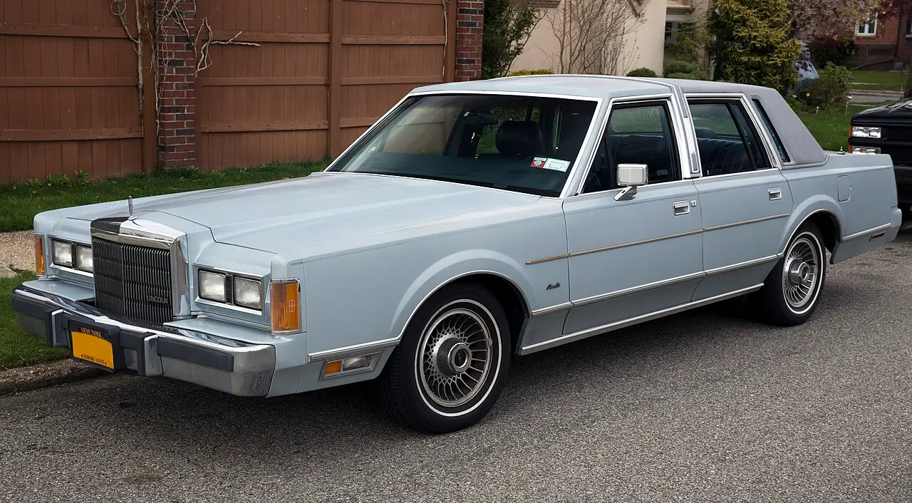 Lincoln Town Car first generation