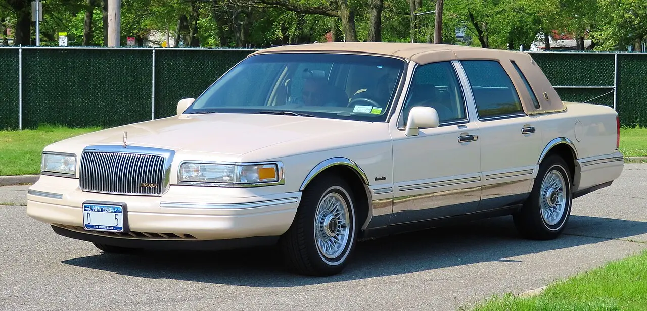 Lincoln Town Car second generation
