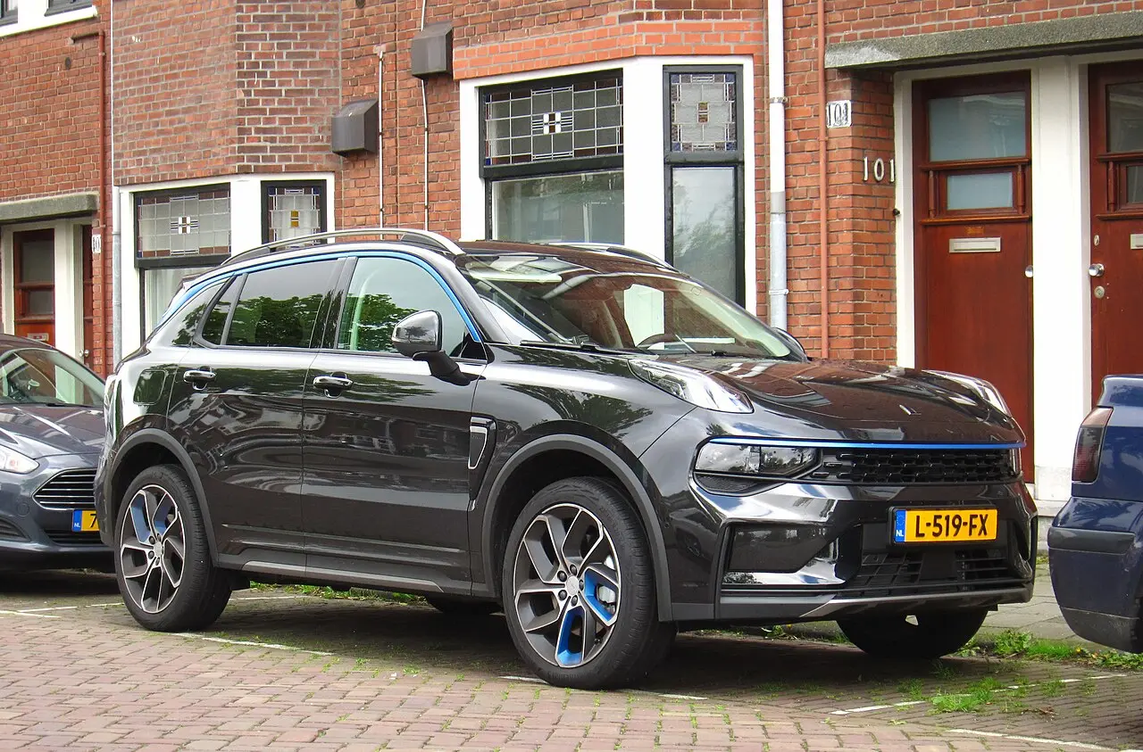 Lynk & Co 01