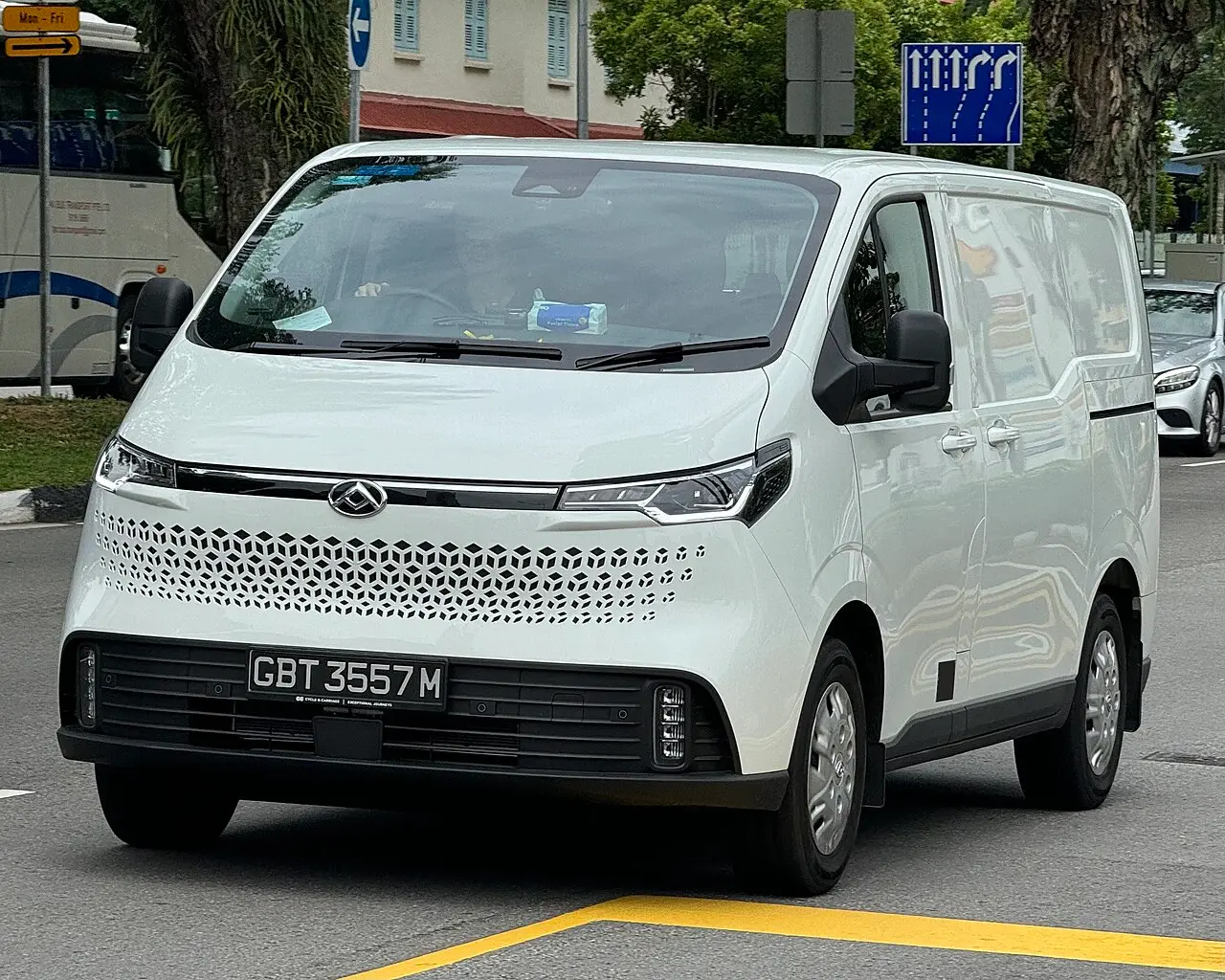 Maxus eDeliver 7