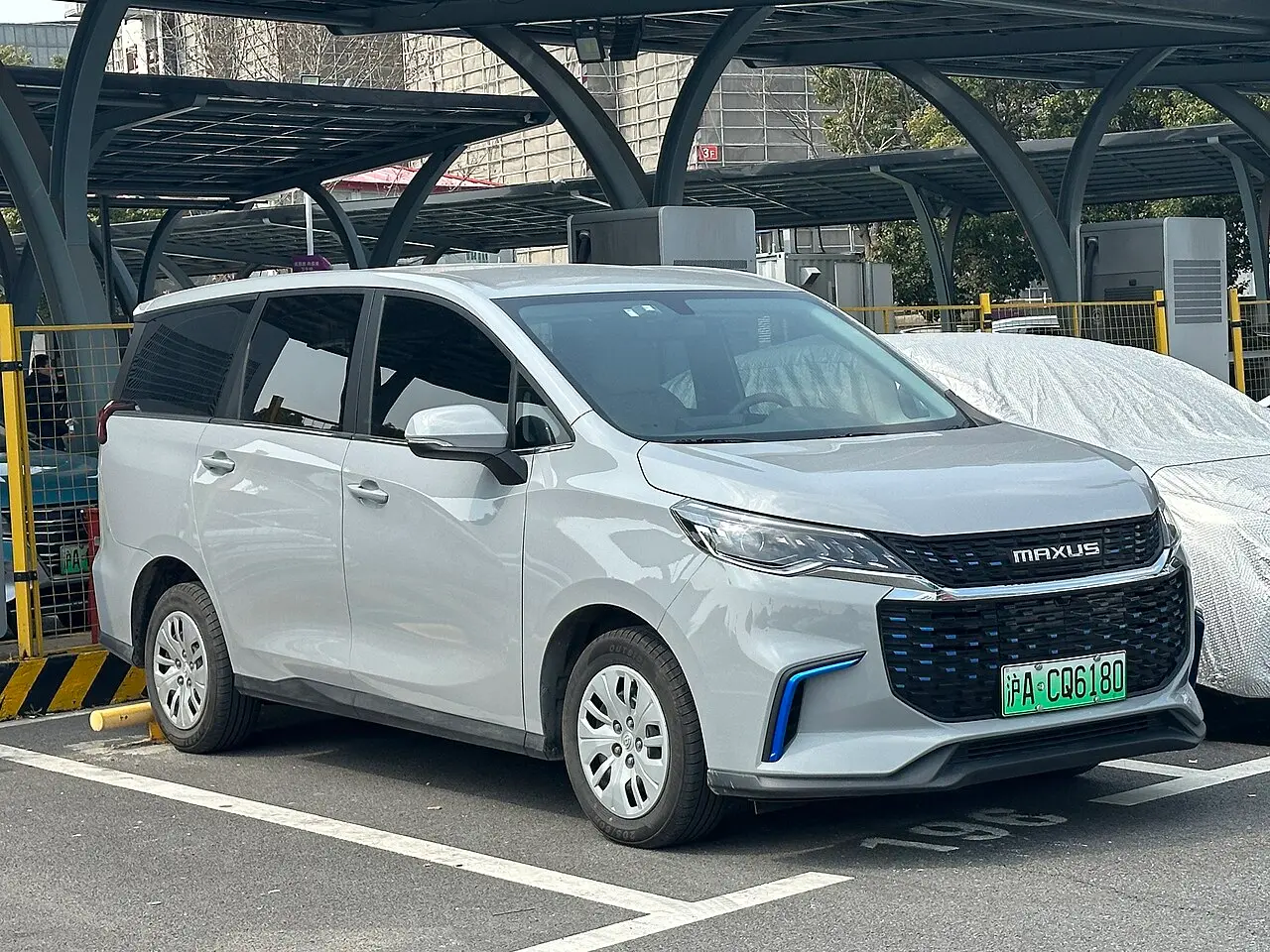 Maxus EUNIQ 5 PLUS