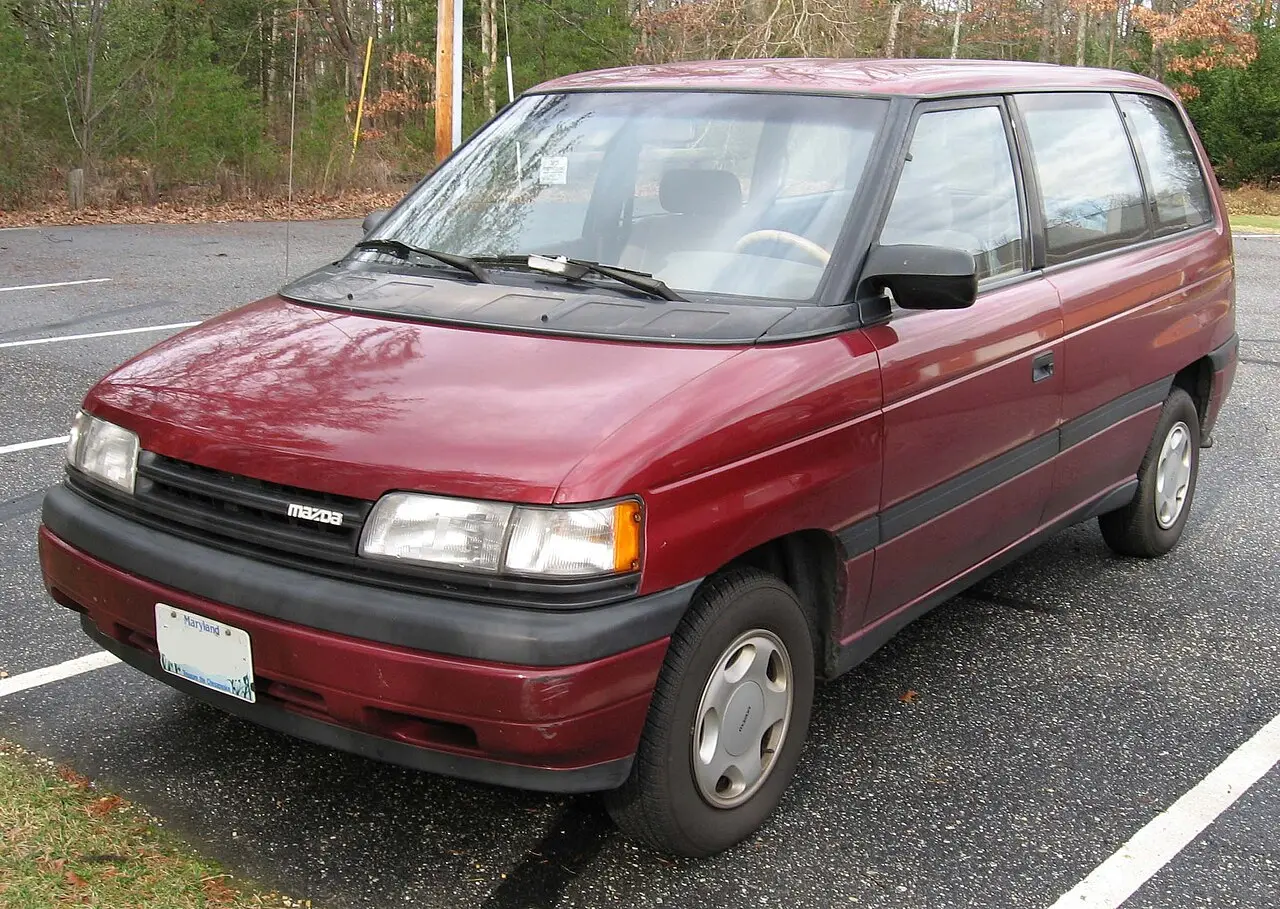 Mazda MPV first generation