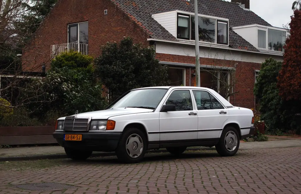 Mercedes-Benz 190
