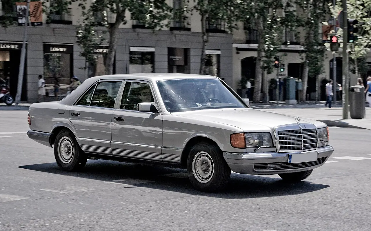 Mercedes-Benz 380 W126