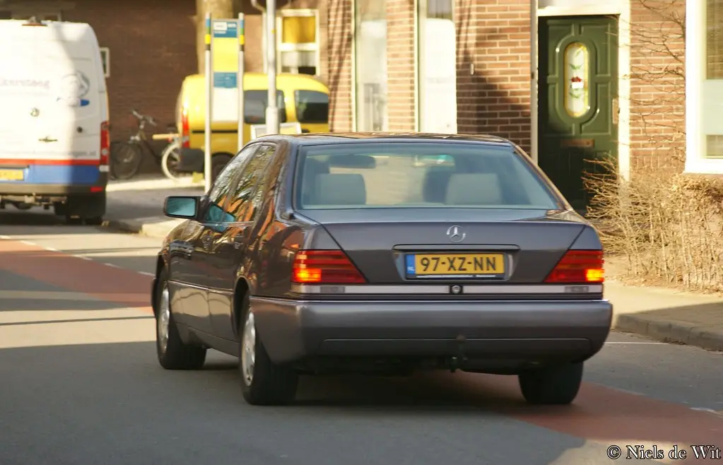 Mercedes-Benz 400