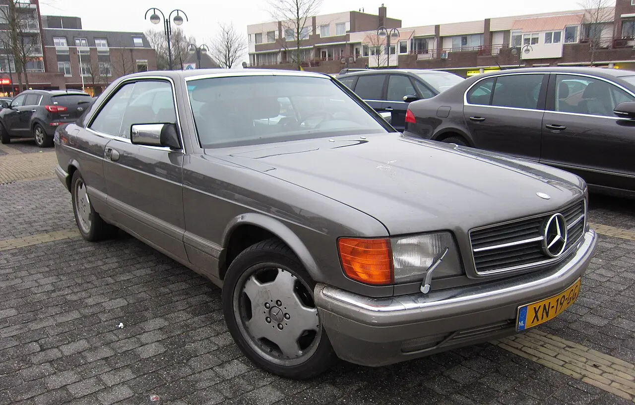 Mercedes-Benz 560 W126