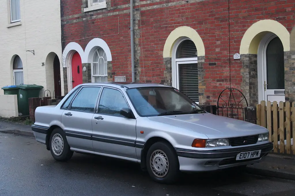 Mitsubishi Galant V