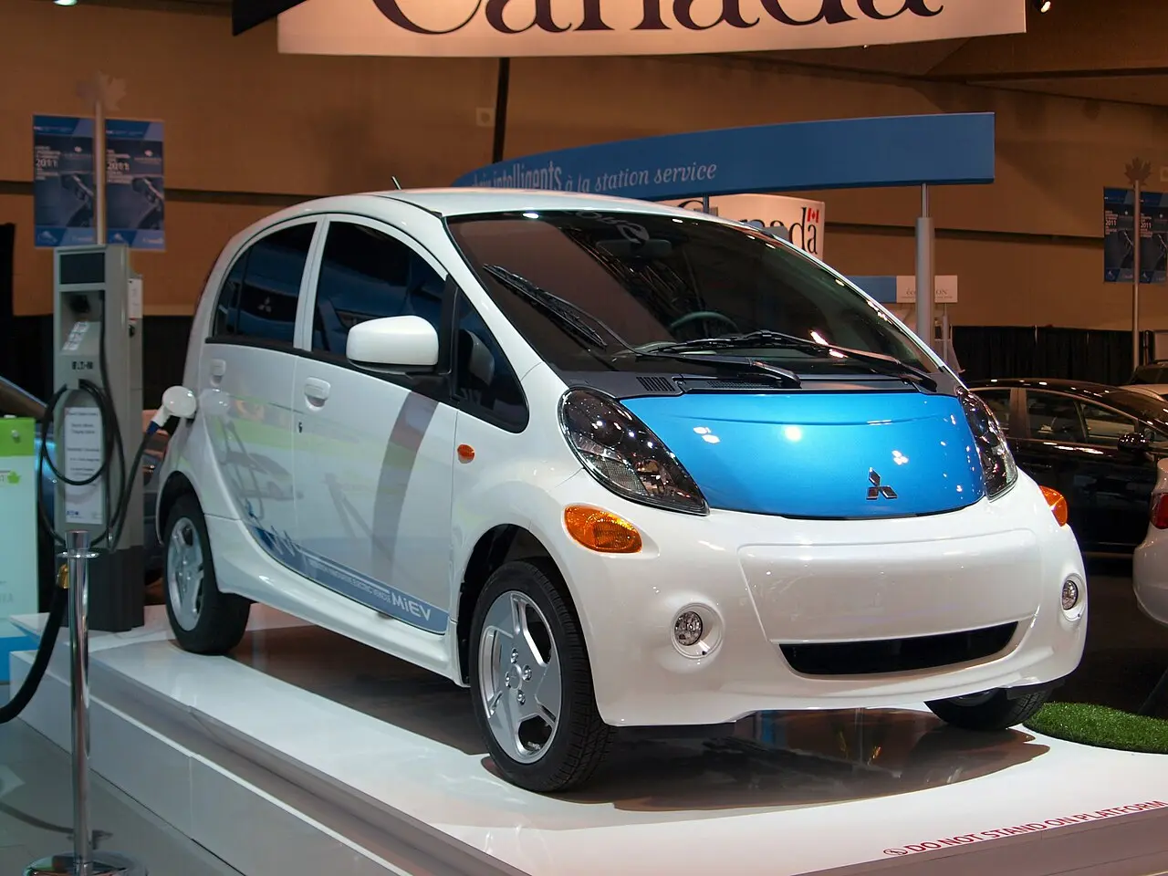 Mitsubishi i
