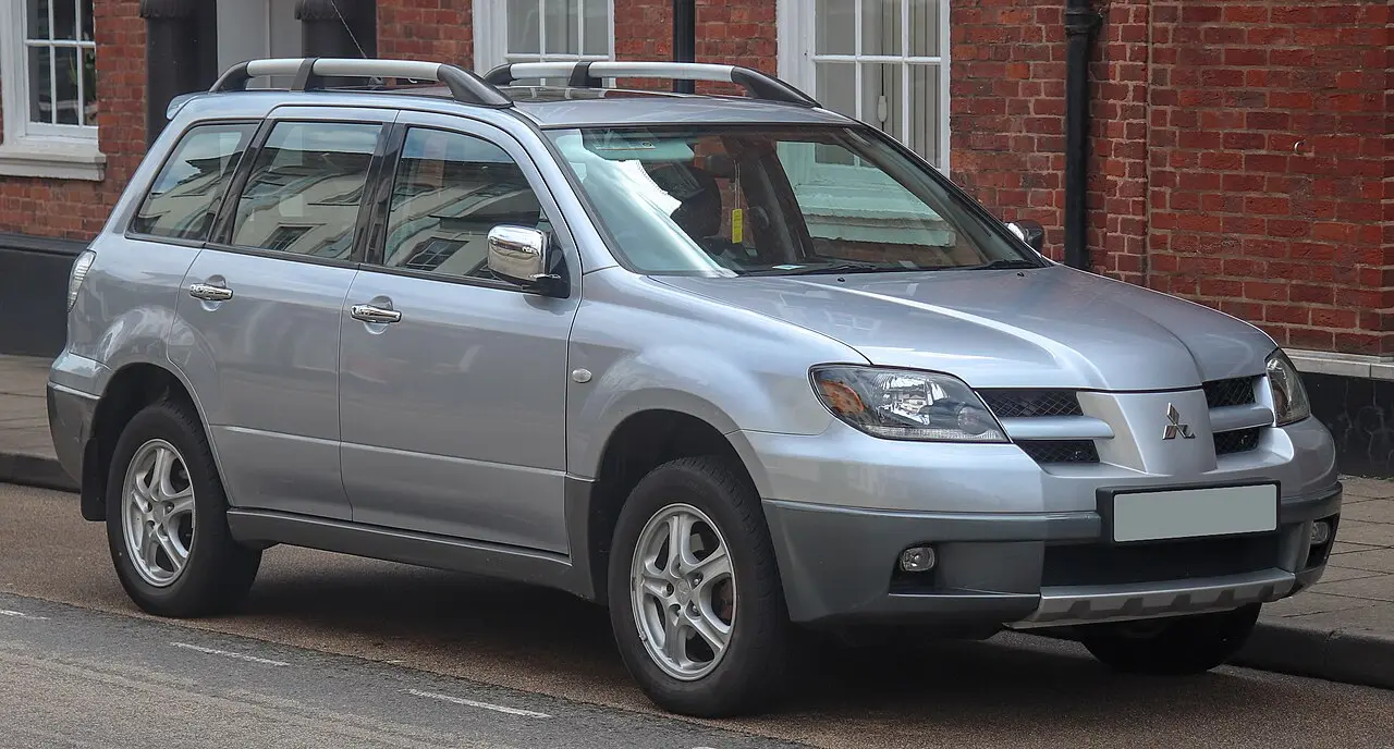 Mitsubishi Outlander first generation
