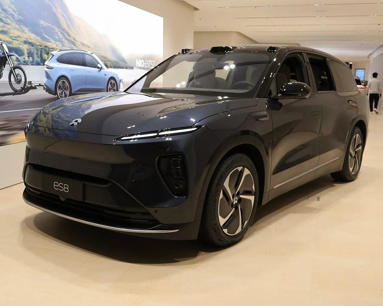 NIO ES8