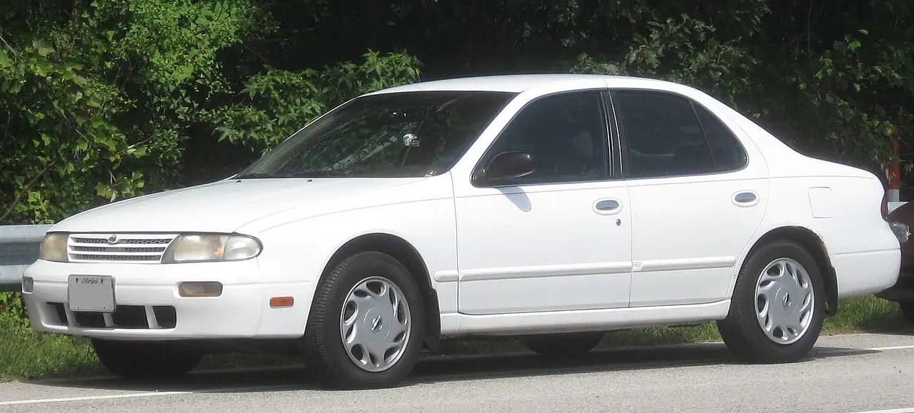 Nissan Altima I