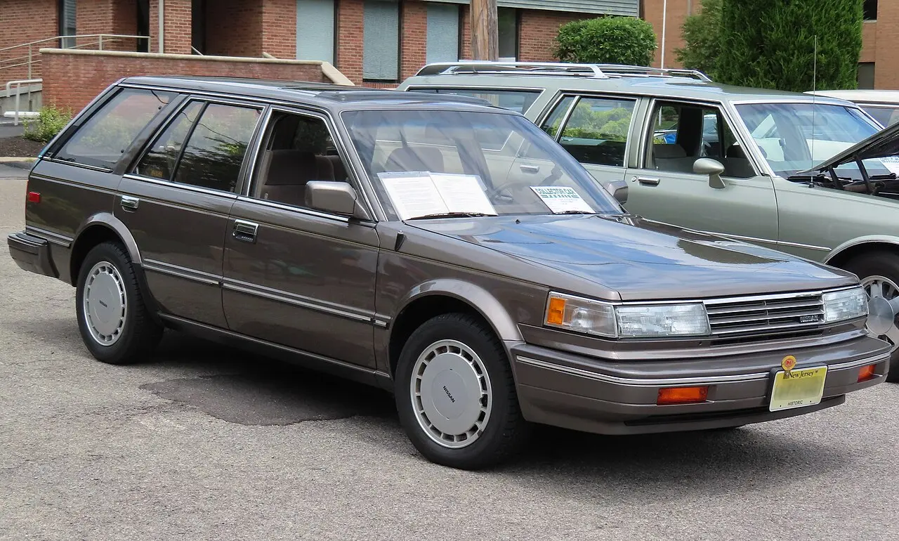 Nissan Maxima second generation