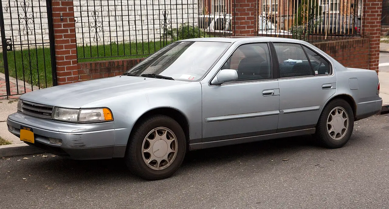 Nissan Maxima third generation