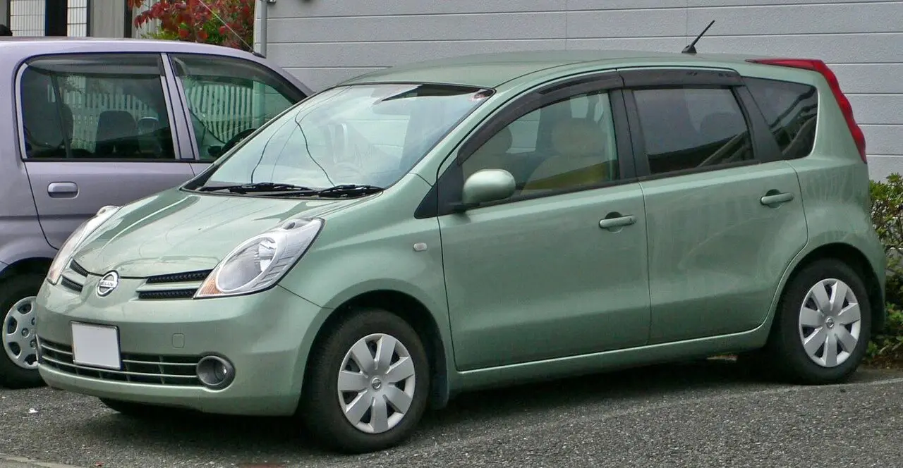 Nissan Note First generation