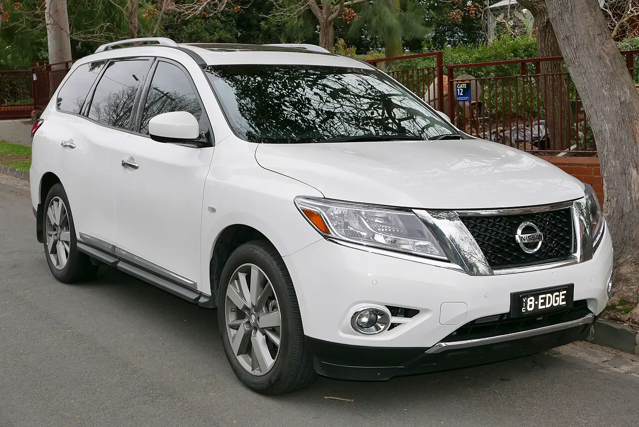 Nissan Pathfinder Fourth generation