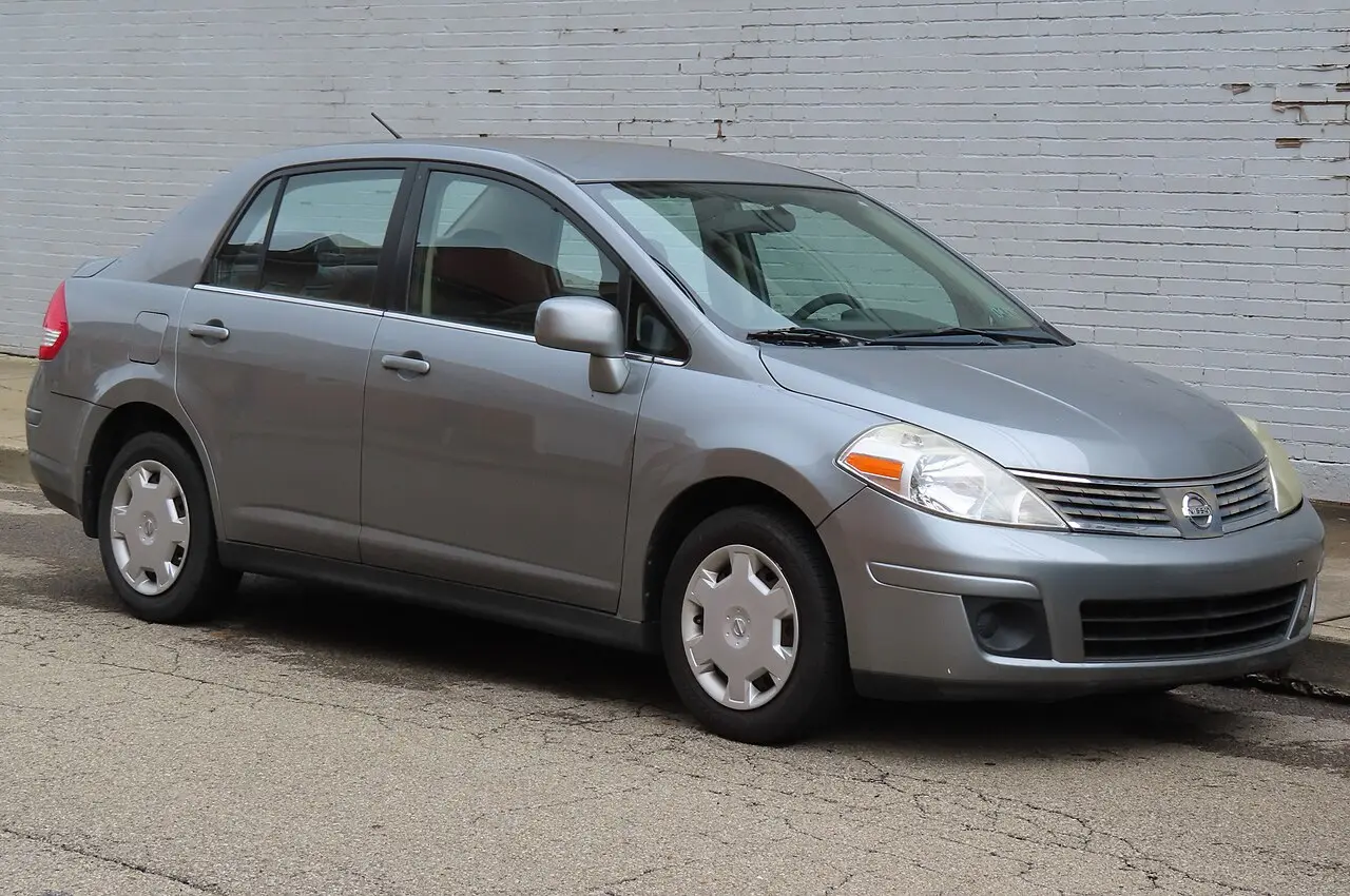 Nissan Versa first generation