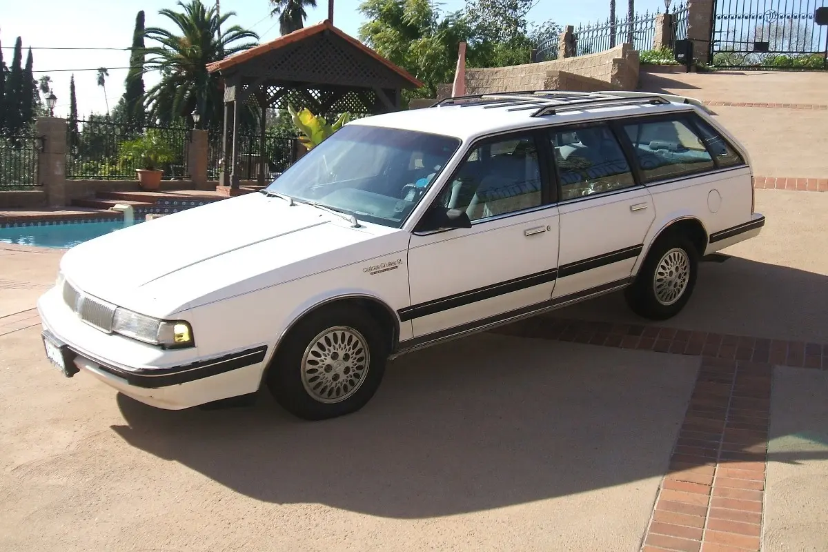 Oldsmobile Cutlass Cruiser