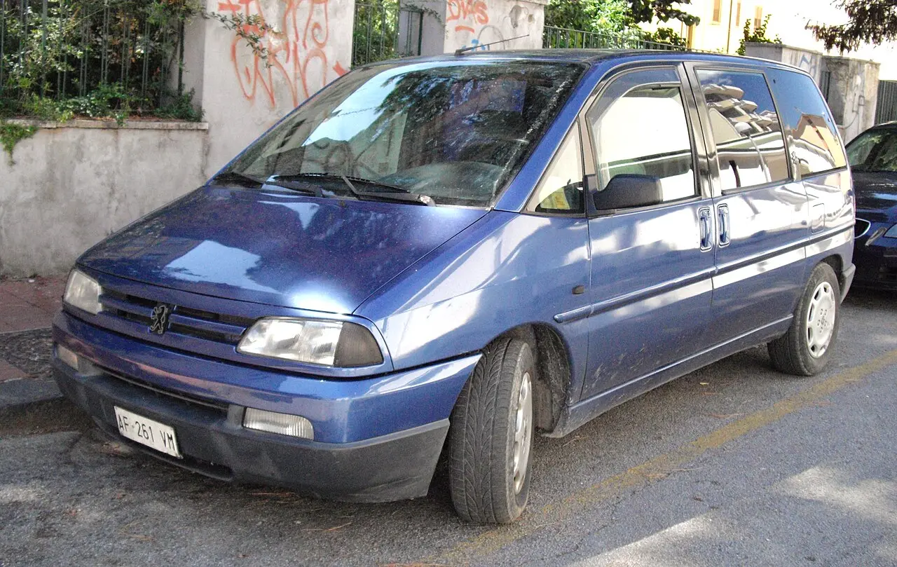 Peugeot 806