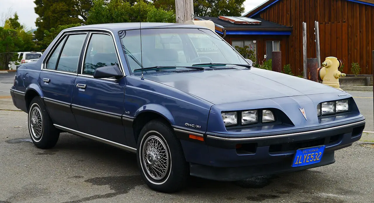 Pontiac Sunbird third generation