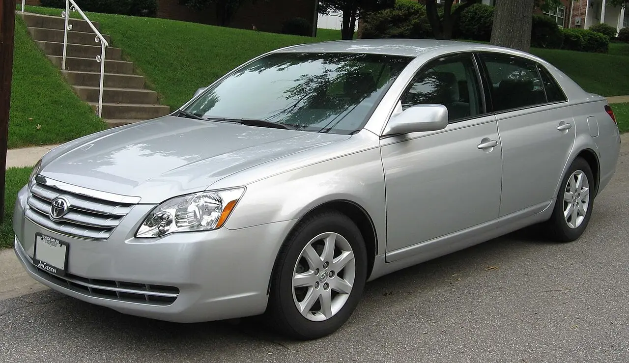 Toyota Avalon third generation