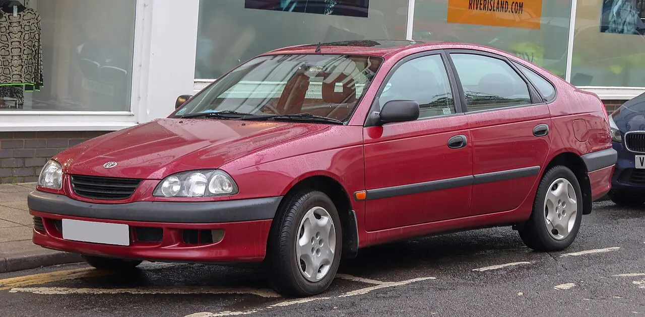 Toyota Avensis first generation
