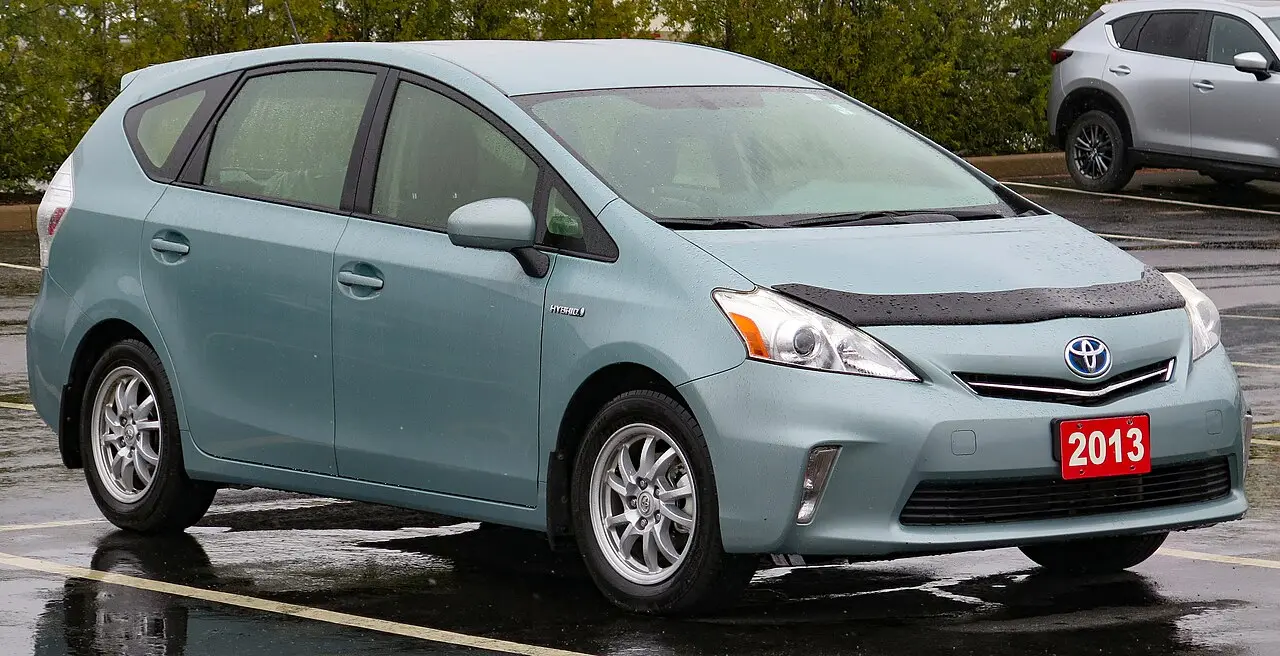 Toyota Prius v