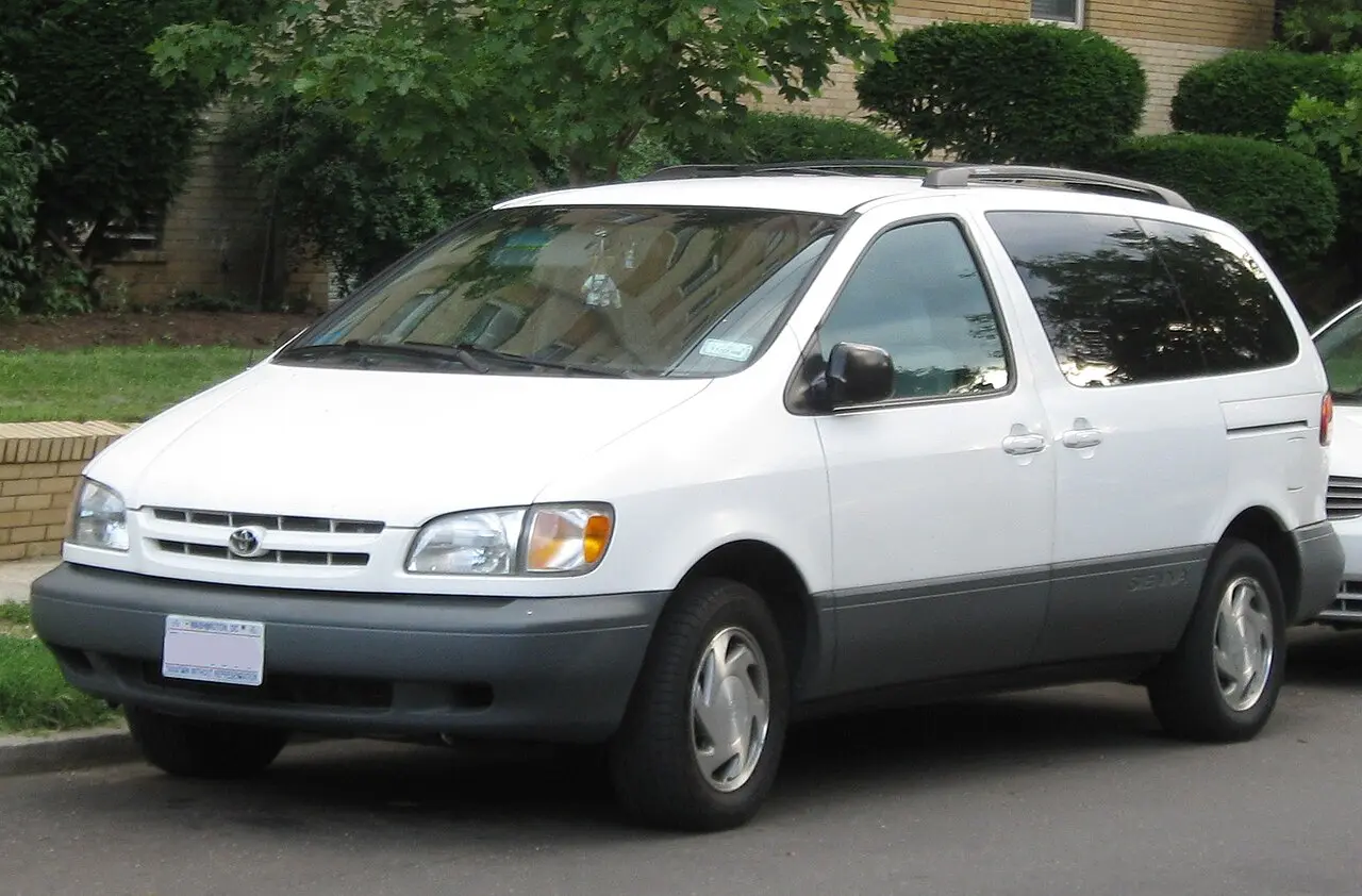Toyota Sienna first generation