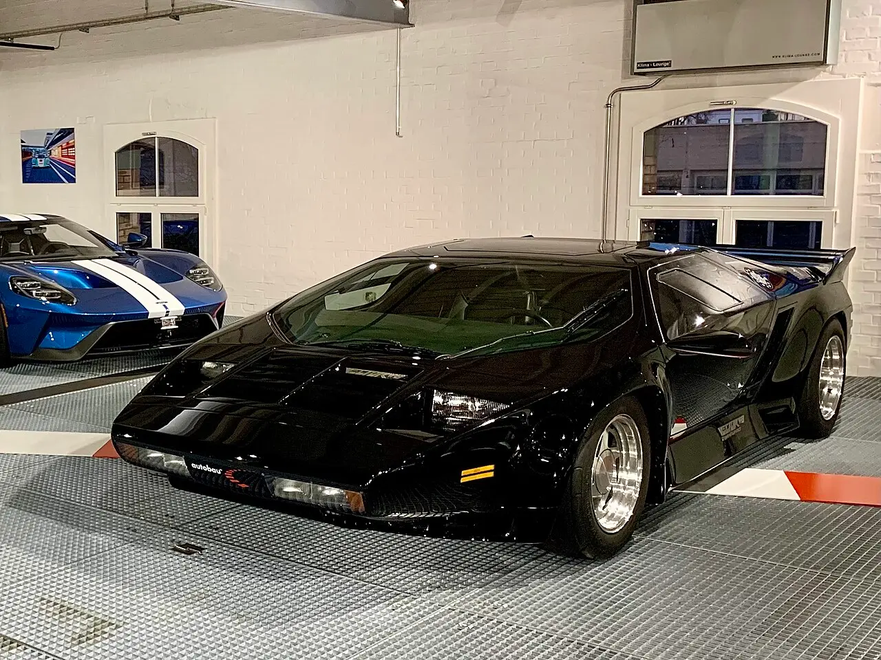 Vector W8