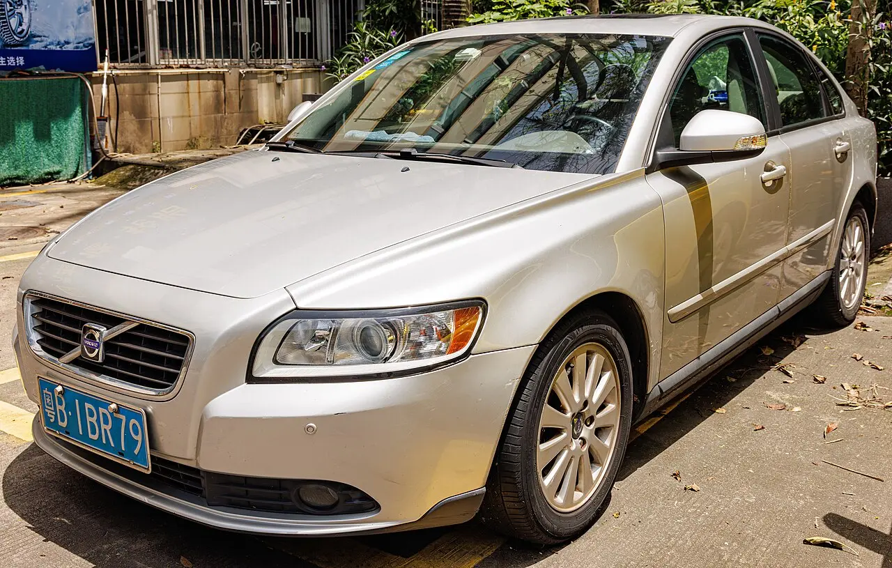 Volvo S40 first generation
