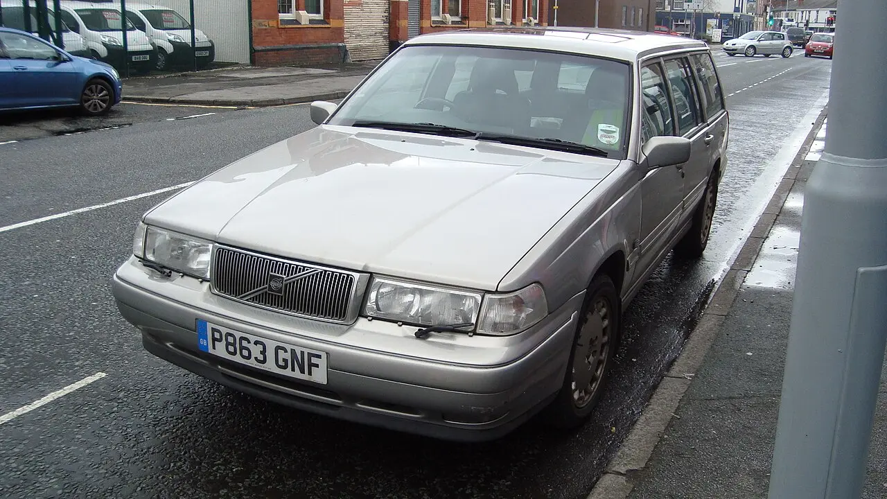 Volvo V90 I