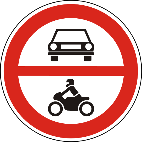 No motor vehicles (Hungary)